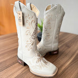 Texana Nossa Senhora – Couro Off-White/Bordado Padroeira